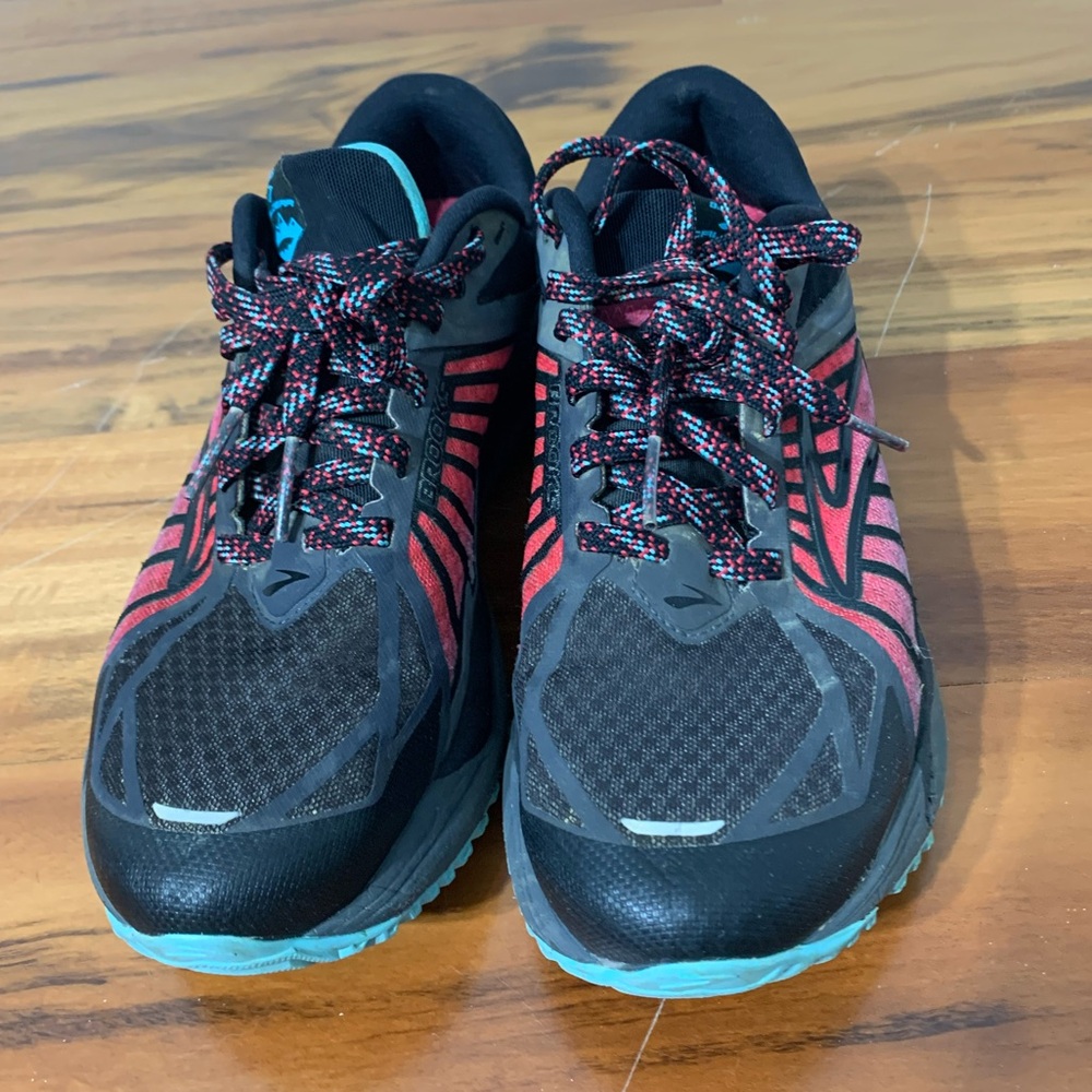 Brooks Black and Gray Athletic Shoes with Cushioned Sole